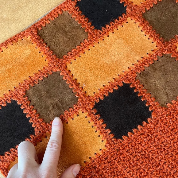 70’s suede and crochet patchwork vest - Picture 14 of 14